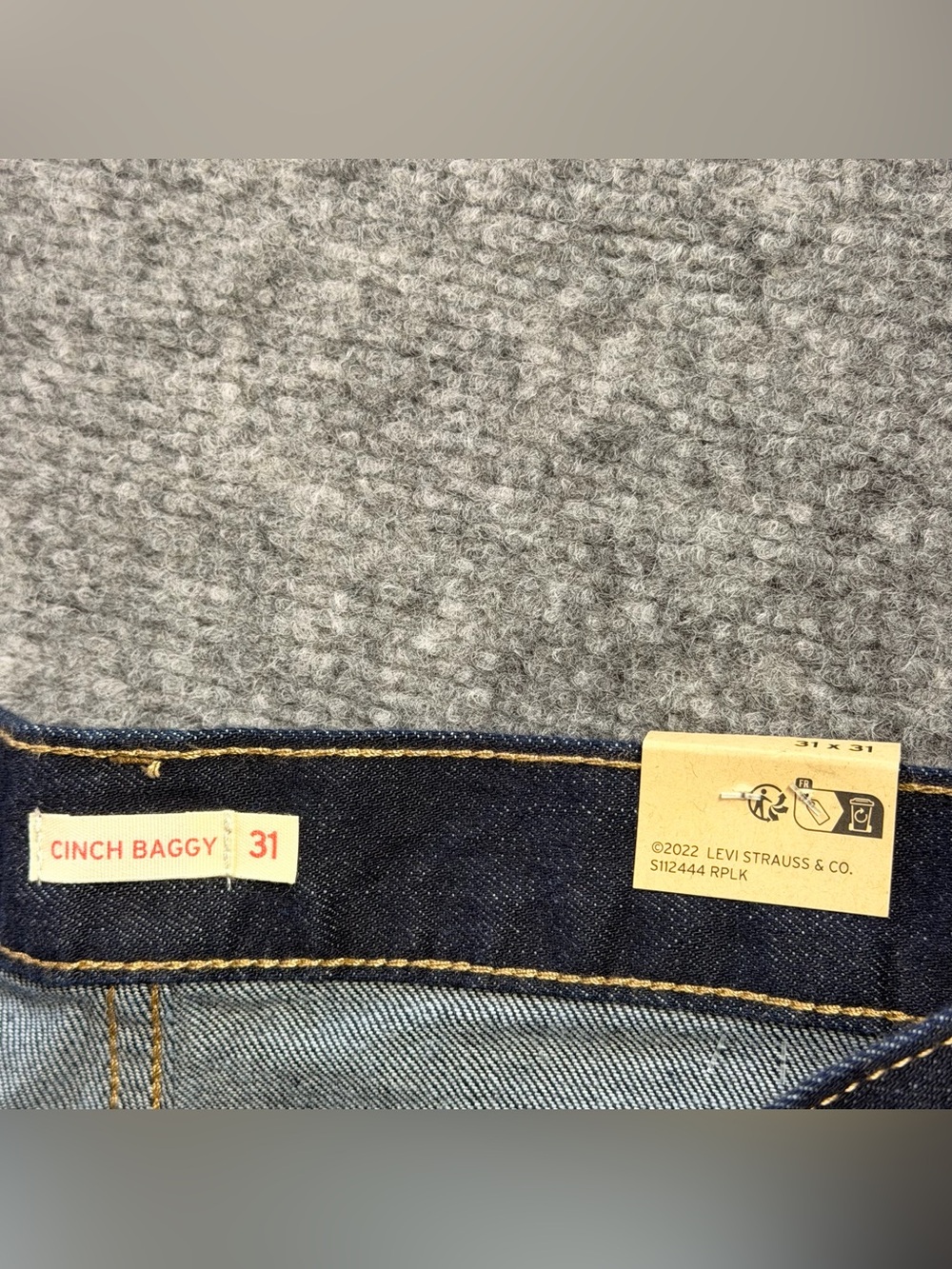 Levi’s Women's Dark Wash Cinch Baggy Jeans size 31x31 - Picture 10 of 12